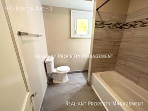975 Burton Ave in Cincinnati, OH - Building Photo - Building Photo