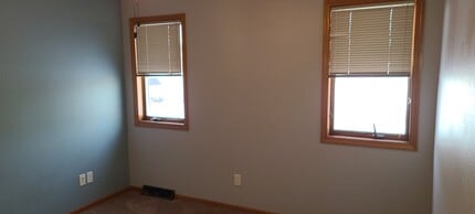 701 Cork Xing in Cottage Grove, WI - Foto de edificio - Building Photo