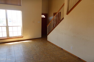 704 Springfire Dr in El Paso, TX - Building Photo - Building Photo