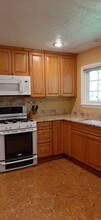 410 NE 61st Ave, Unit 410 in Portland, OR - Building Photo - Building Photo