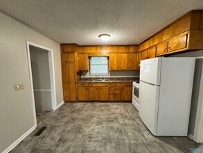 3812 Melody Cir NE in Huntsville, AL - Building Photo - Building Photo