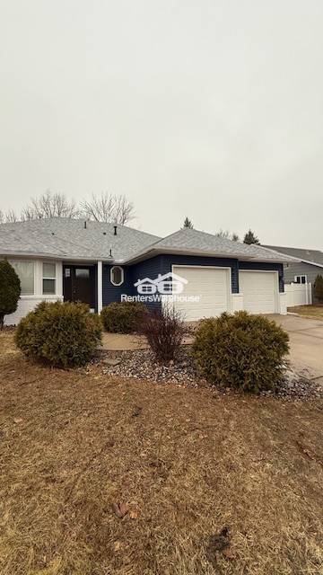 10911 Kentucky Ave N in Champlin, MN - Foto de edificio - Building Photo