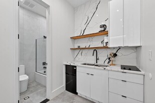 443 Clove Rd in Monroe, NY - Building Photo