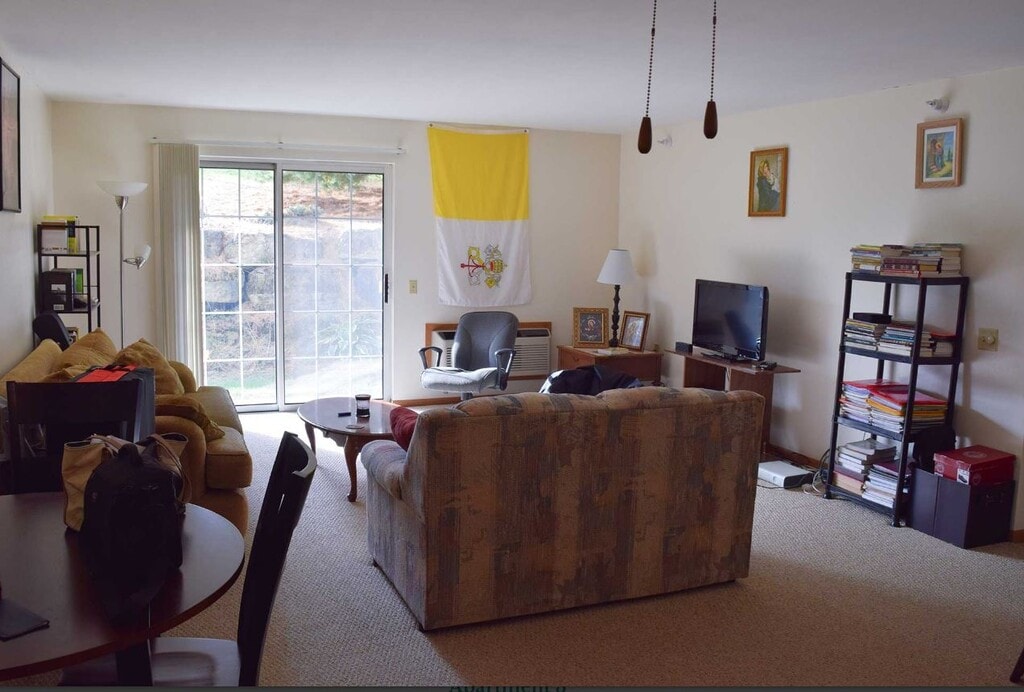 Oak Creek Woods Apartments in Platteville, WI