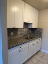 1728 Broadway in Redwood City, CA - Foto de edificio - Building Photo