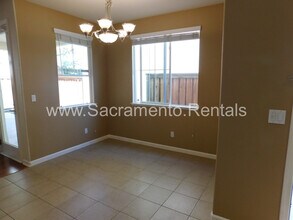 8469 Crystal Walk Cir in Elk Grove, CA - Building Photo - Building Photo