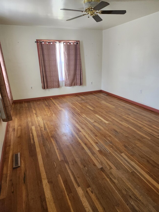2633 E B St in Torrington, WY - Building Photo - Building Photo