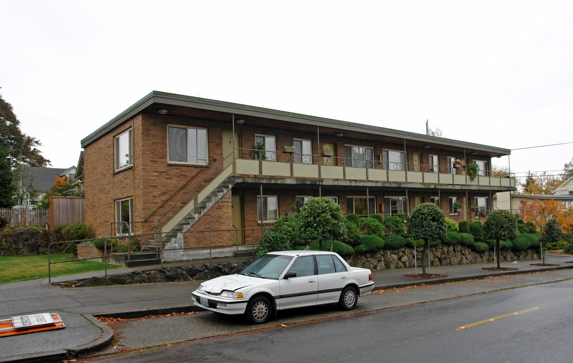 801 mcgraw St in Seattle, WA - Building Photo