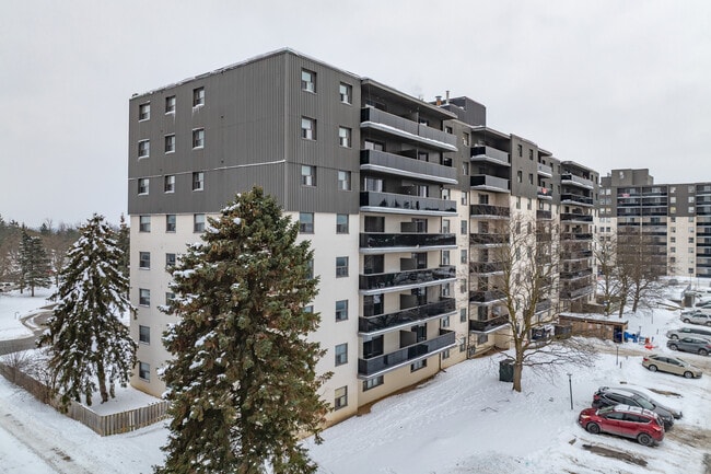 836 Talwood Dr in Peterborough, ON - Building Photo - Building Photo