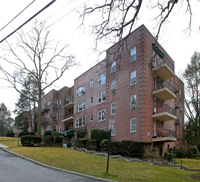 Carlton Terrace in Bronxville, NY - Foto de edificio - Building Photo