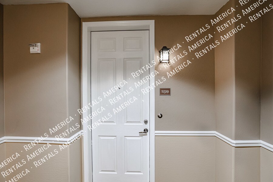 14575 W Mountain View Blvd in Surprise, AZ - Building Photo