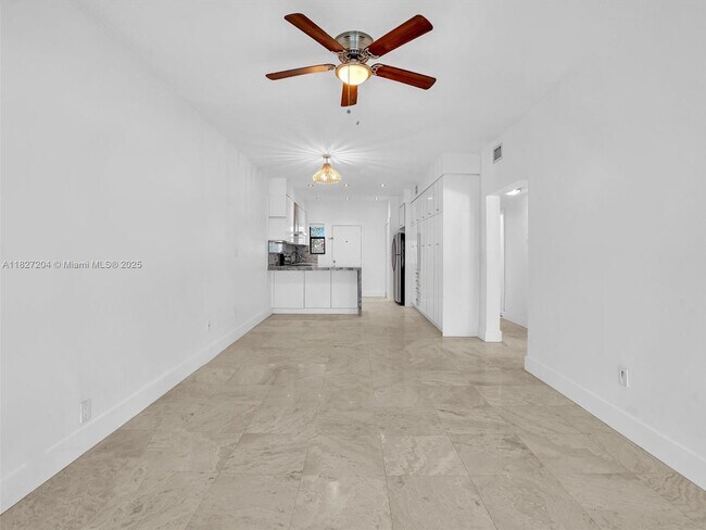 1045 Lenox Ave. in Miami Beach, FL - Building Photo - Building Photo
