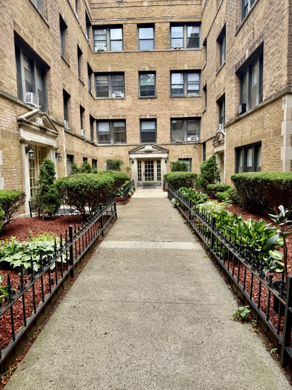 property at 3404 W Carmen Ave