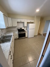 8041 Wesley Dr in Strongsville, OH - Building Photo - Building Photo
