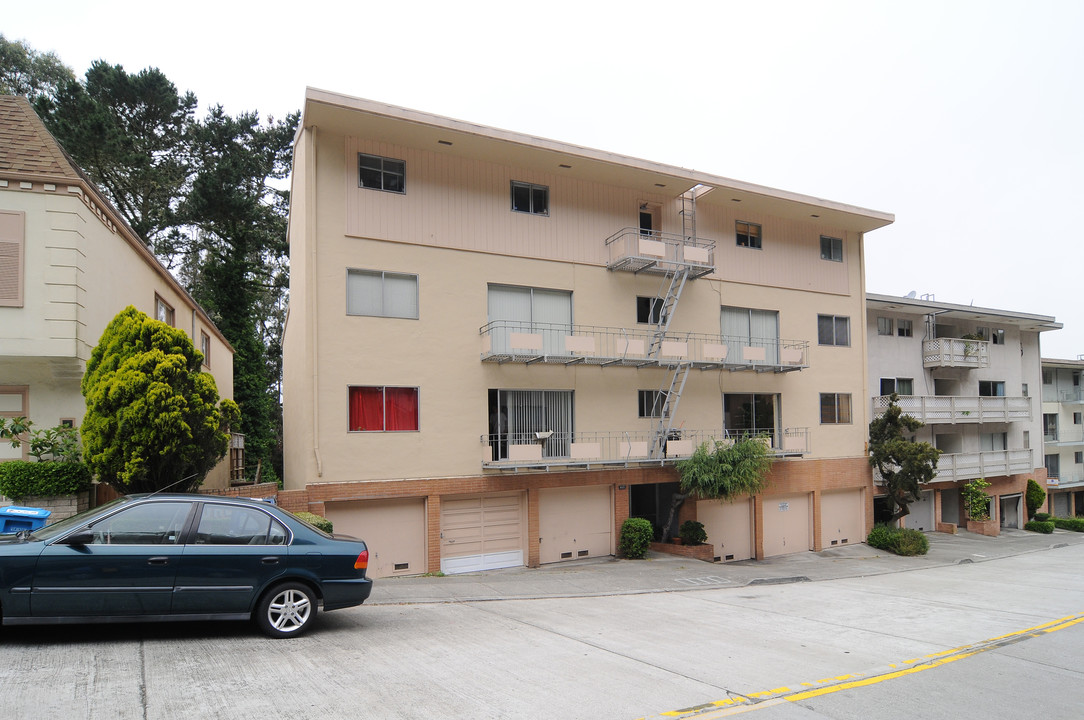 405 Warren Dr in San Francisco, CA - Building Photo