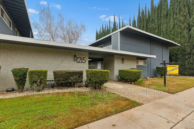 1215 Williams Way