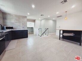 713 Devirian Pl in Altadena, CA - Building Photo