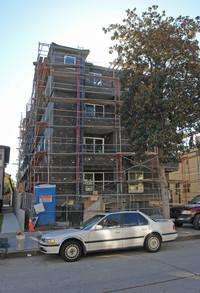 124 N Orlando Ave in Los Angeles, CA - Foto de edificio - Building Photo