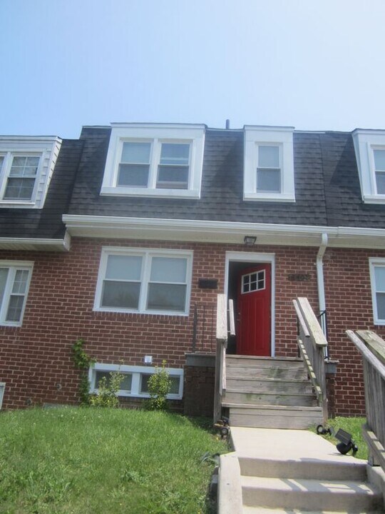 5621 Leiden Rd in Baltimore, MD - Building Photo