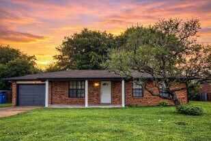 201 Melody Cir in Kaufman, TX - Building Photo