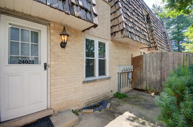 property at 24023 W Oak St