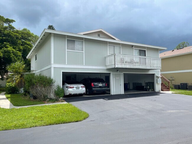 3358 Royal Canadian in Ft. Myers, FL - Building Photo - Building Photo