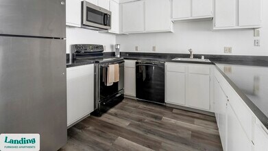 222 E Saratoga St in Baltimore, MD - Building Photo - Building Photo