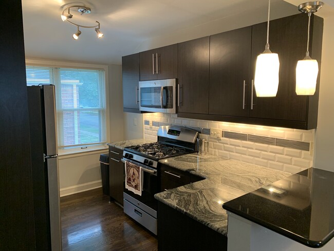 3808 S Brust Ave, Unit Furnished2B Close To Lake in Milwaukee, WI - Foto de edificio - Building Photo