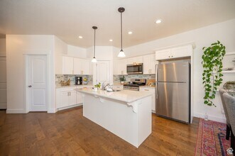 1729 N 3720 W, Unit Large 2 Bedrooms 05-0026 in Lehi, UT - Building Photo - Building Photo