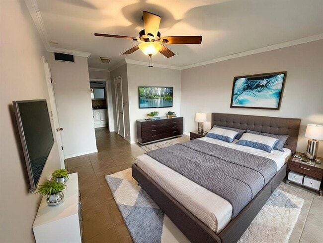 2223 Park Ln, Unit 205 in Hollywood, FL - Building Photo - Building Photo
