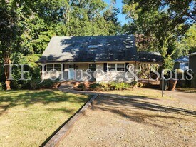 2504 W Cornwallis Dr in Greensboro, NC - Building Photo