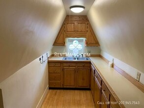 67 Pine St in Bangor, ME - Foto de edificio - Building Photo