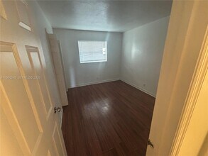 300 SW 4th Ct in Fort Lauderdale, FL - Building Photo - Building Photo