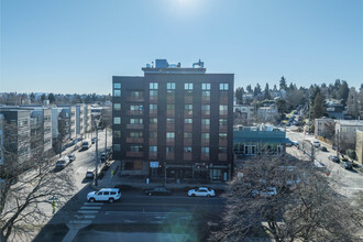 Dockside Apartments in Seattle, WA - Building Photo - Building Photo