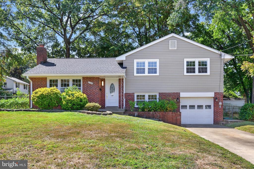 7107 Vermillion Pl in Annandale, VA - Building Photo