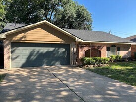 6010 Hoover St in Houston, TX - Building Photo