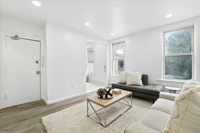 283 Griffith St in Jersey City, NJ - Building Photo - Building Photo