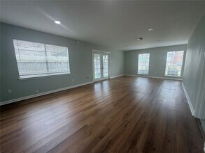 10402 Belfast Rd in La Porte, TX - Building Photo - Building Photo