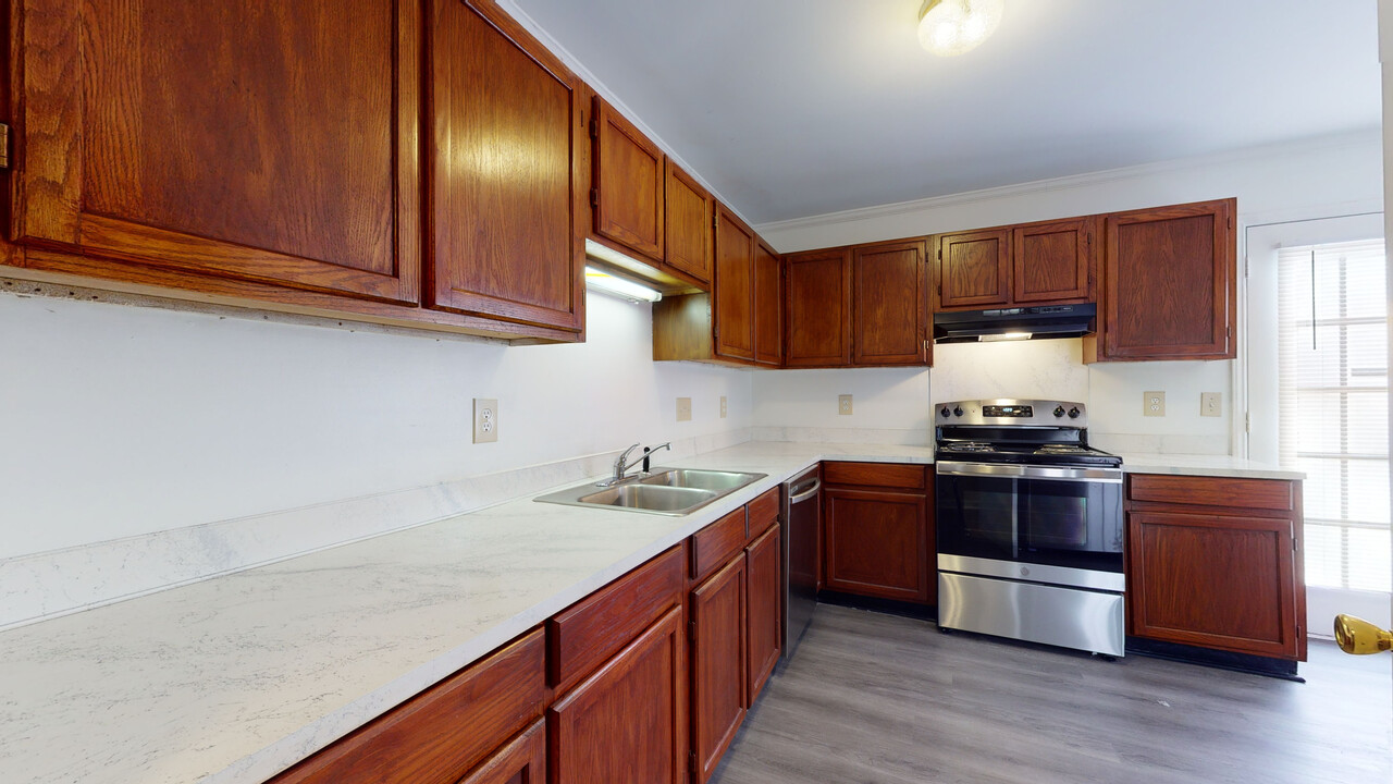 Courtyard Townhomes in Charlotte, NC - Building Photo