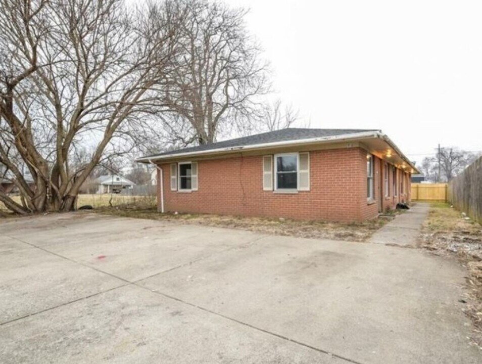 117-117 Vanhorn Ave in Franklin, OH - Building Photo