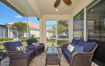 8760 Stockbridge Dr in Ft. Myers, FL - Building Photo - Building Photo