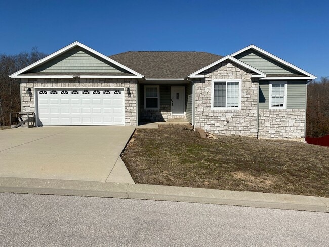 133 Creek View Dr in St. Robert, MO - Building Photo - Building Photo