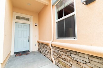 4120 Paredo Way in Simi Valley, CA - Building Photo - Building Photo