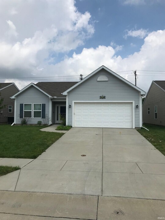 3198 Fleming Dr in West Lafayette, IN - Foto de edificio