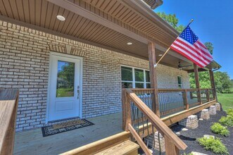 3931 Taylors Store Rd in Hampshire, TN - Building Photo - Building Photo