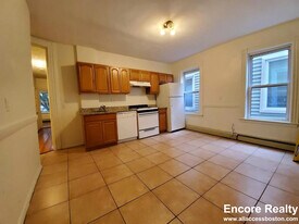 9 Fulkerson St in Cambridge, MA - Building Photo