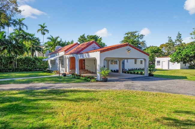 property at 1305 Alhambra Cir