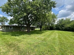 440 W Wenger Rd in Englewood, OH - Building Photo - Building Photo