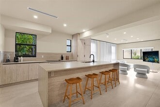 4721 NW 6th Ave in Miami, FL - Building Photo - Building Photo