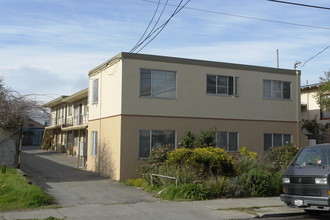 2256 Pacific Ave in Alameda, CA - Building Photo - Building Photo